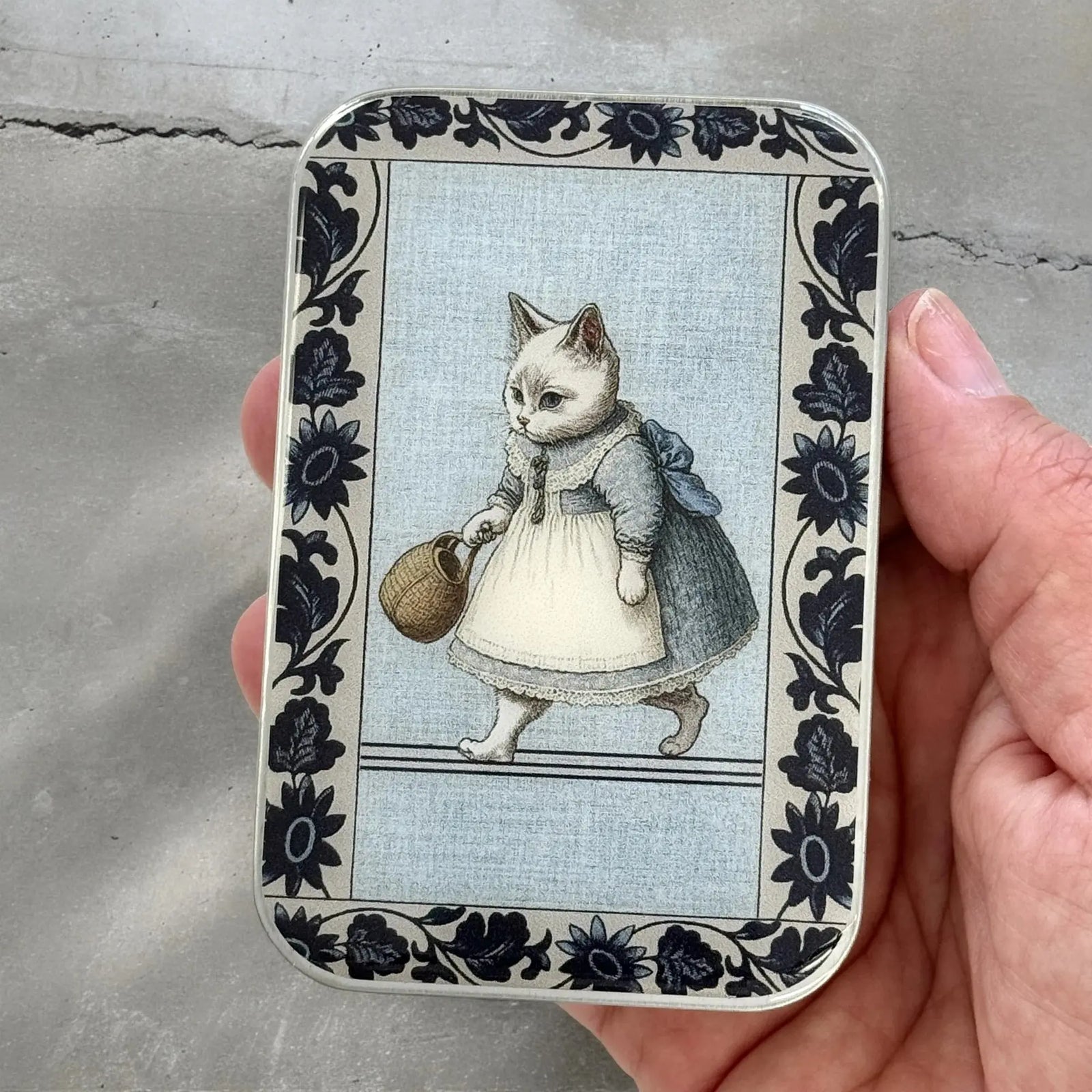 Accessory Tin - Kitty Firefly
