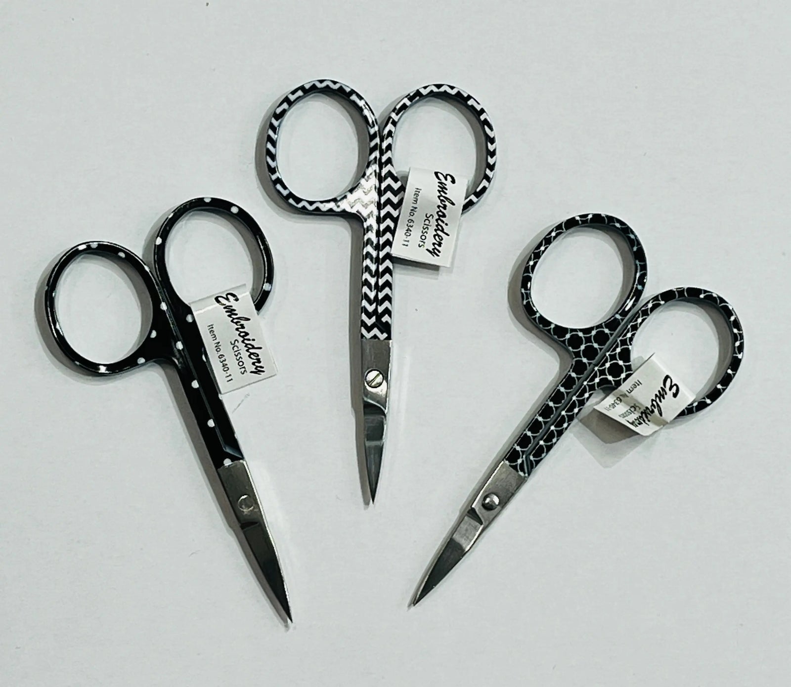 Black and White Scissors Yarn Tree