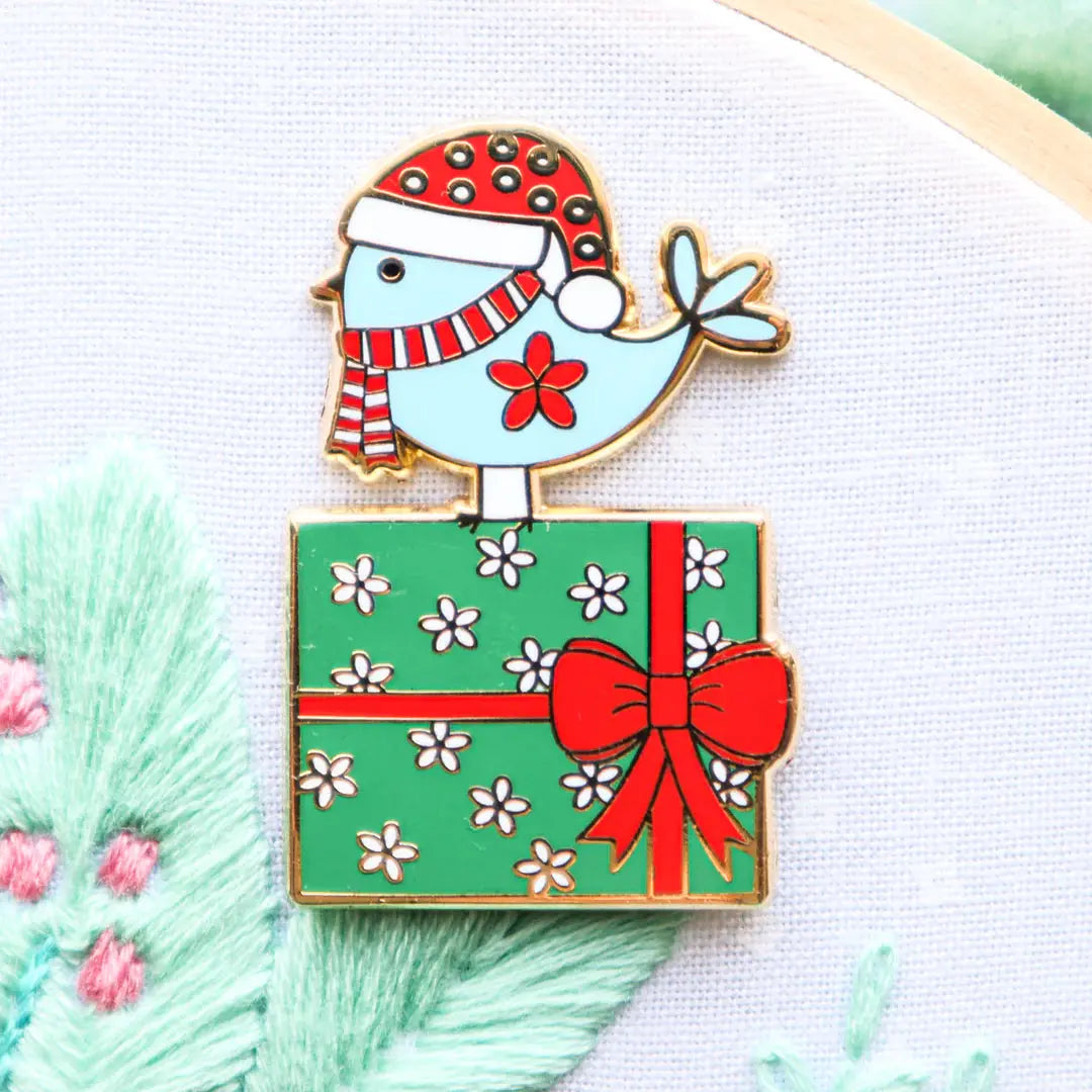 Christmas Birdie Needle Minder by Flamingo Toes Flamingo Toes