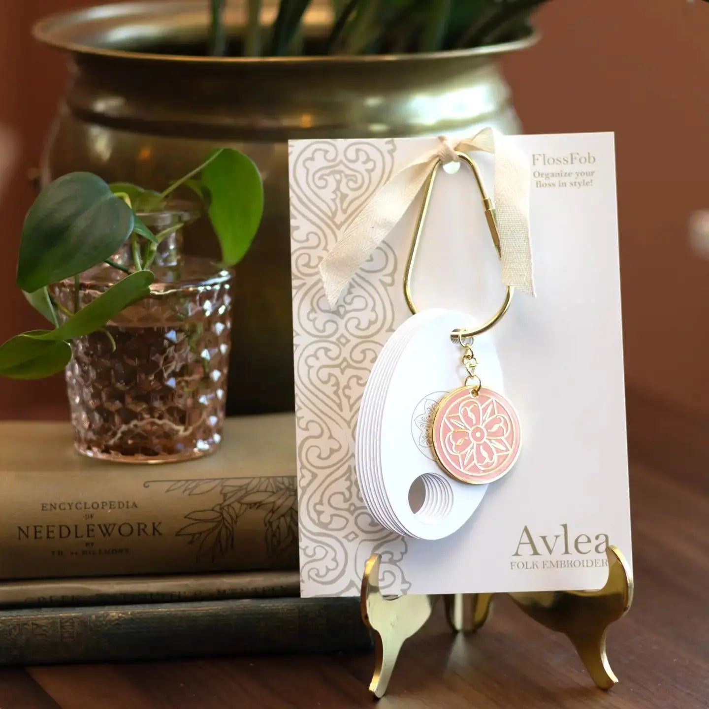 Floss Organizer - Peach Flower Round by Avlea Avlea Folk Embroidery