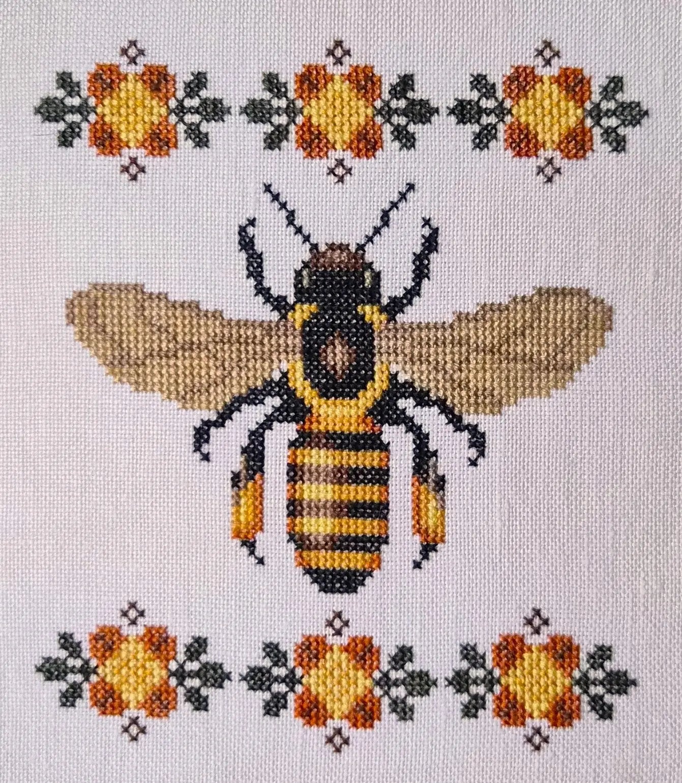 Honey Bee by The Artsy Housewife The Artsy Housewife
