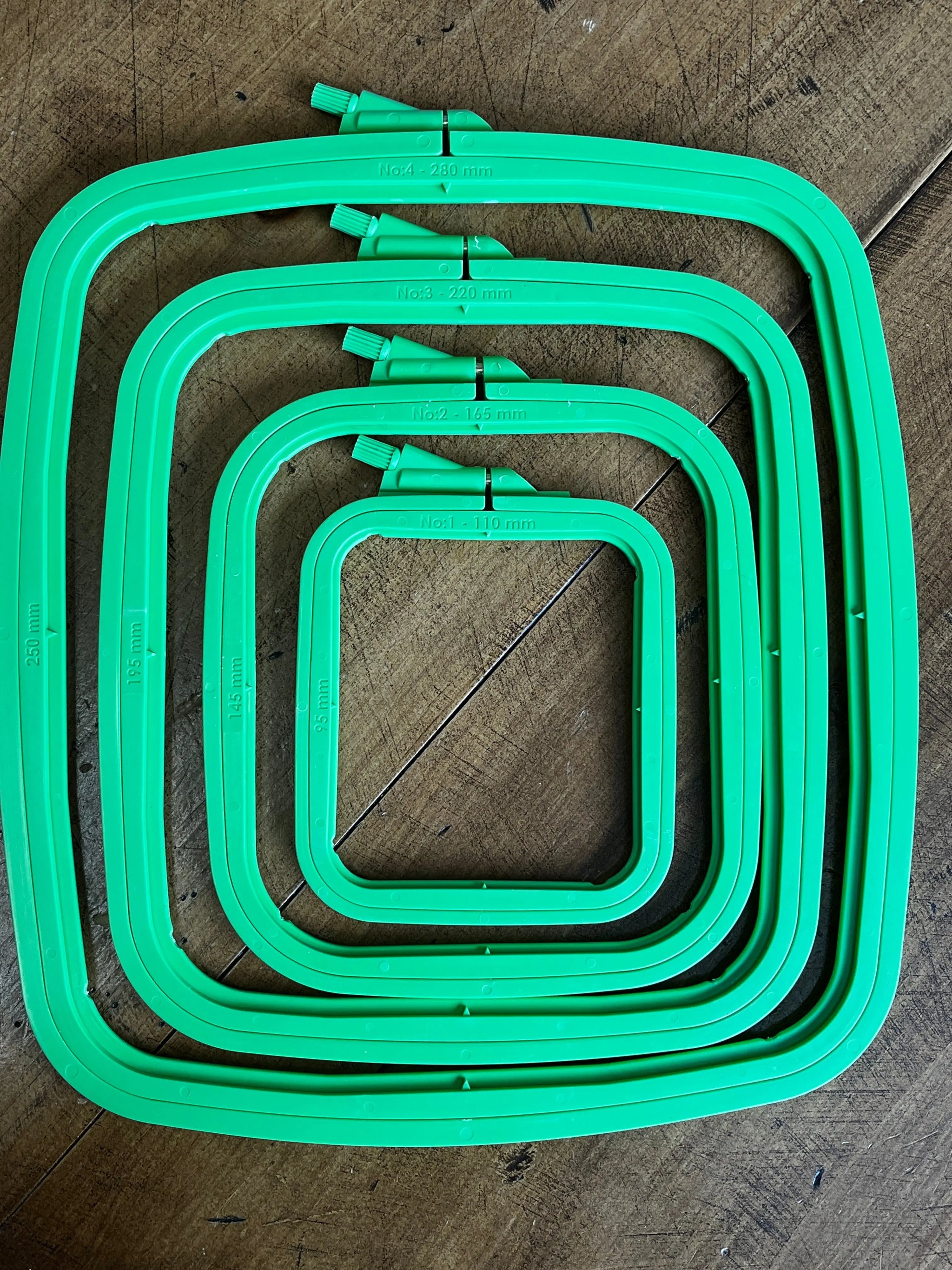 Nurge Embroidery Hoop (Size 2 - Sm) Green - Colorado Cross Stitcher