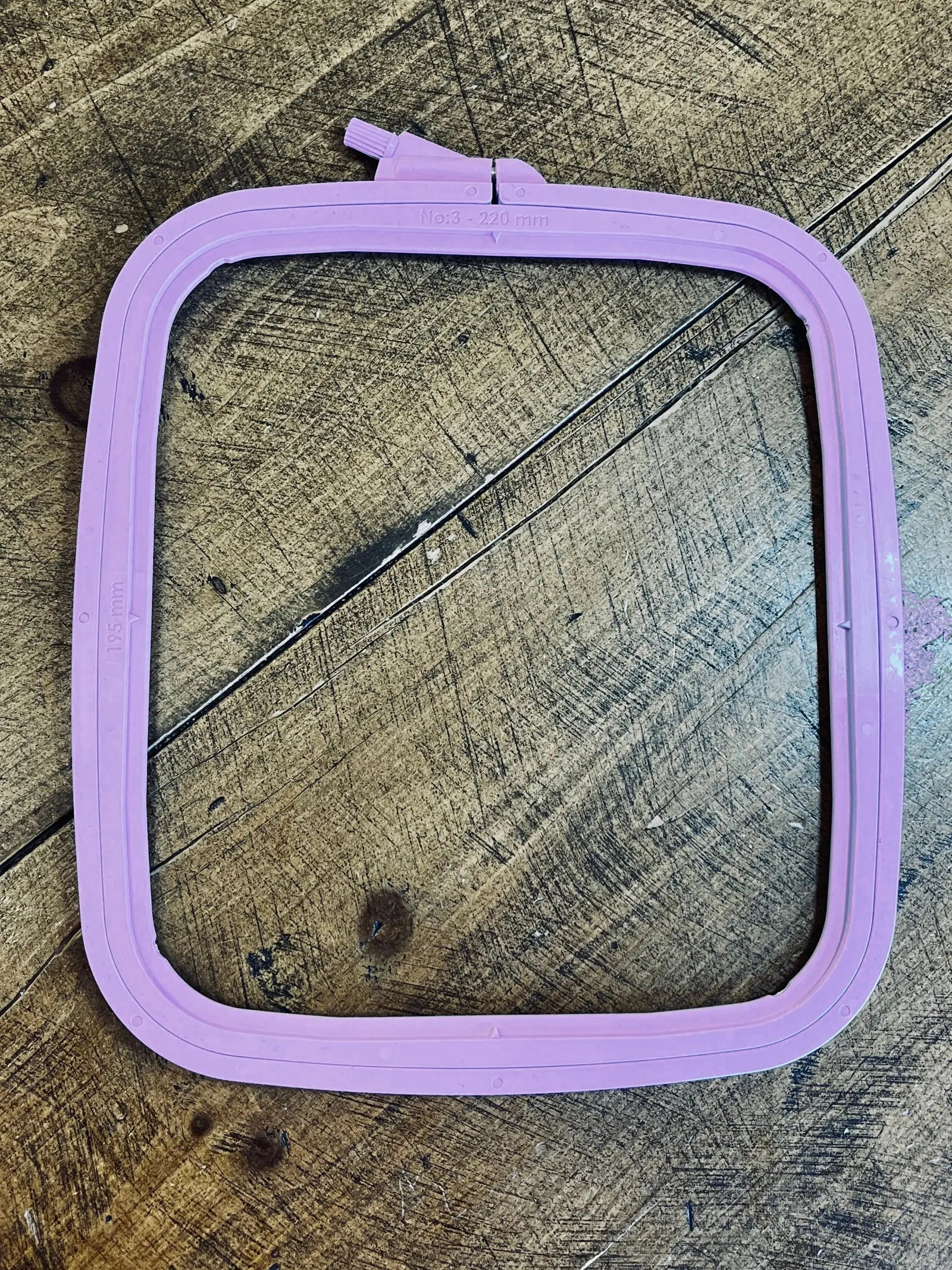 Nurge Embroidery Hoop (Size 3 - Medium) Lilac Nurge