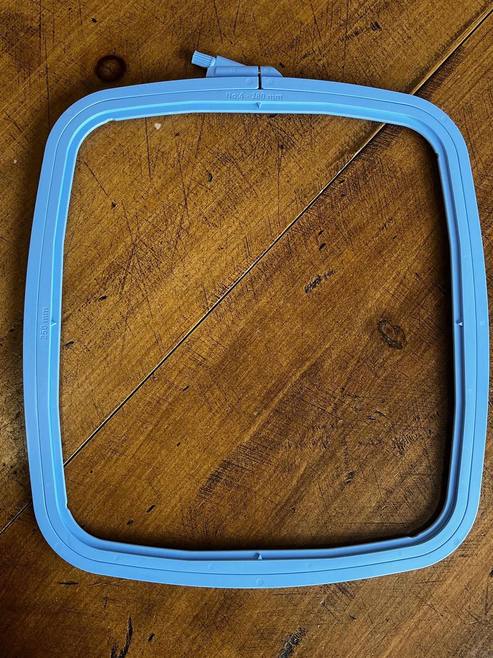 Nurge Embroidery Hoop (Size 4 - Lg) Blue Nurge