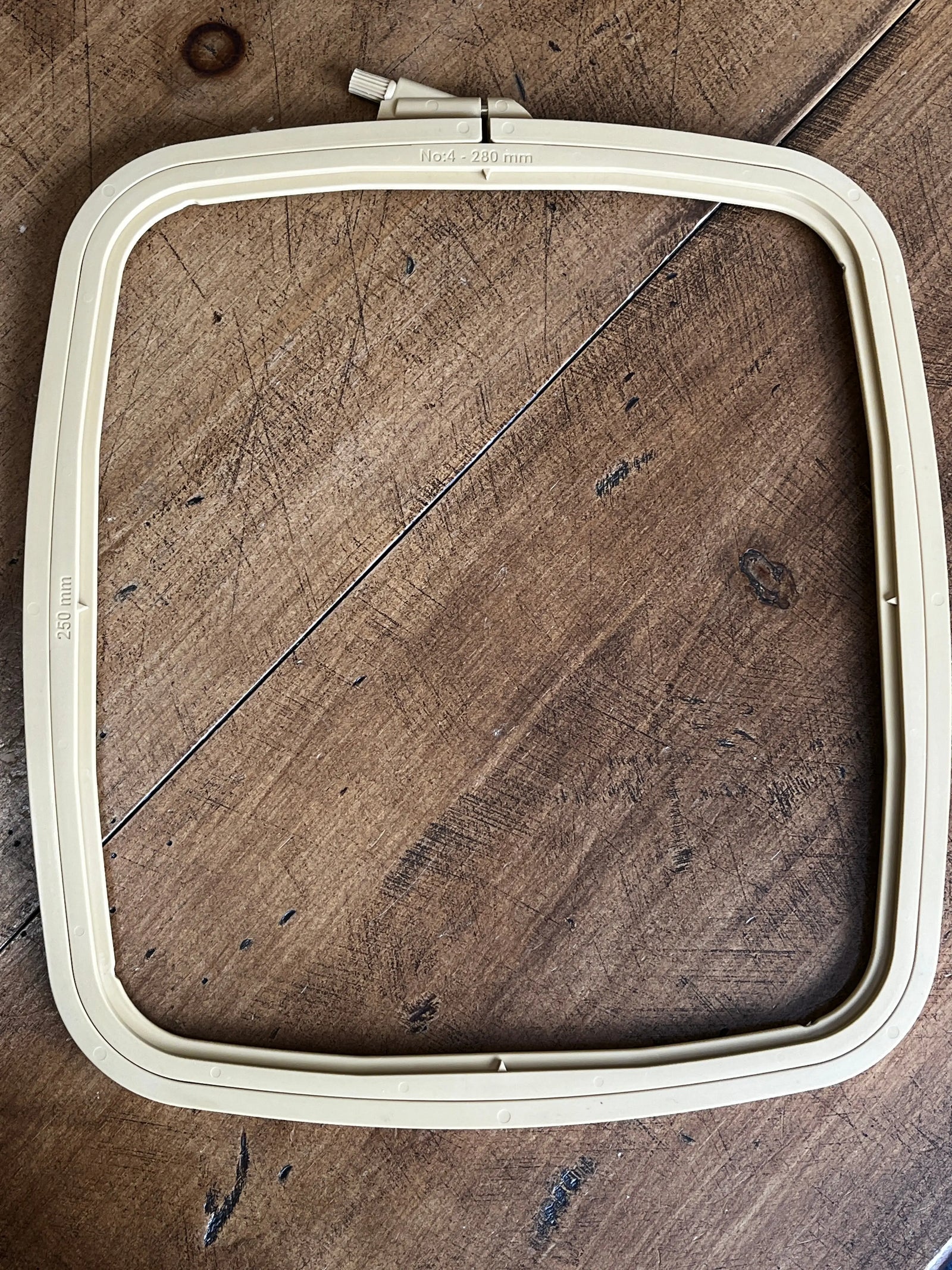 Nurge Embroidery Hoop (Size 4 - Lg) Tan Nurge