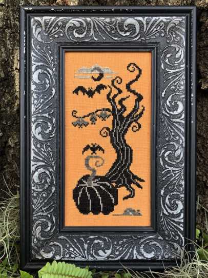 Twisted Pumpkin by Carriage House Samplings (pre-order) Carriage House Samplings