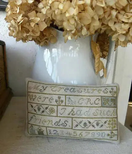 My Treasures by Threadwork Primitives Threadwork Primitives