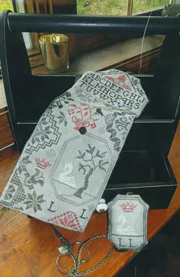 Quaker Huswife by Chessie & Me Chessie & Me